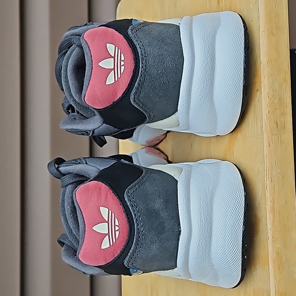 ADIDAS SNEAKERS - Picture 5 of 13